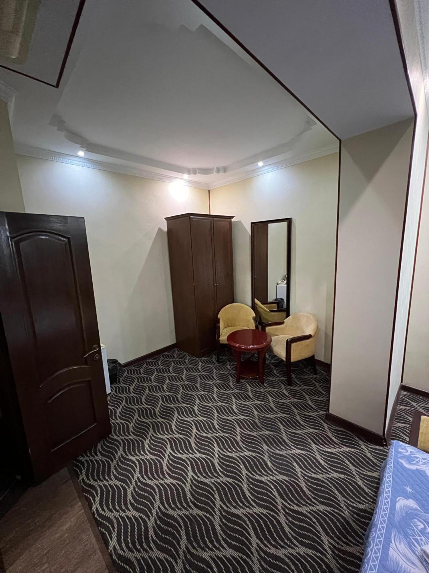 Sary Arka Hotel Shymkent Habitación foto