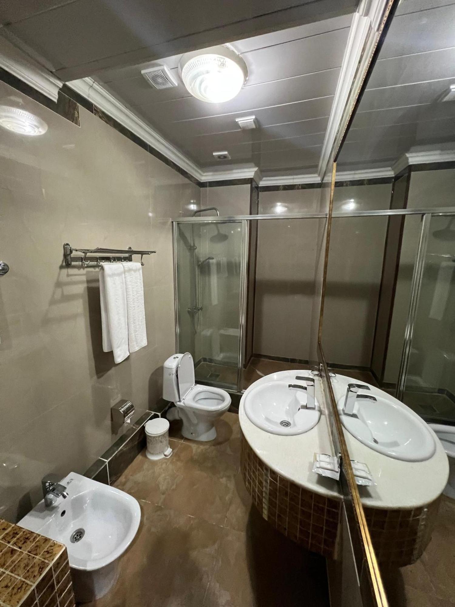 Sary Arka Hotel Shymkent Habitación foto